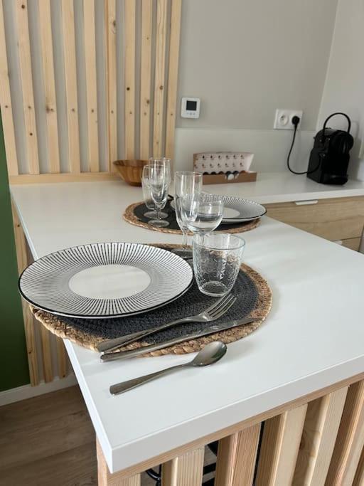 Chez Micheline Menage Et Linge Inclus Apartment Dieppe Bagian luar foto