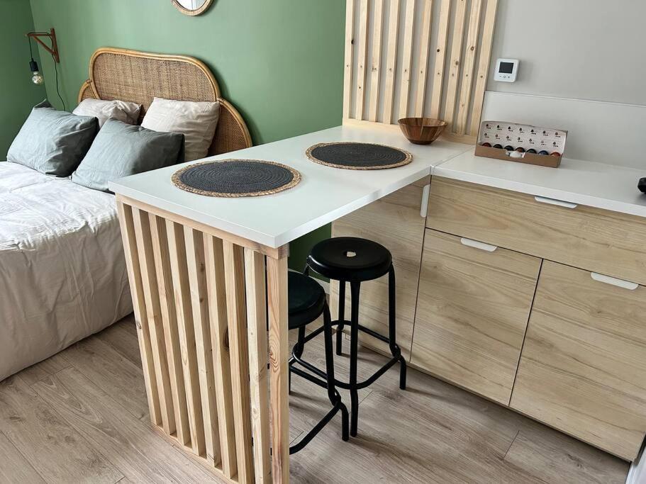 Chez Micheline Menage Et Linge Inclus Apartment Dieppe Bagian luar foto