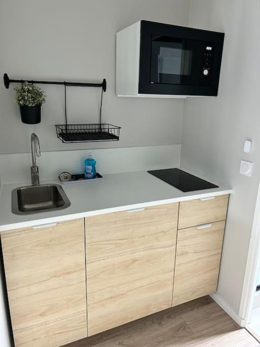 Chez Micheline Menage Et Linge Inclus Apartment Dieppe Bagian luar foto